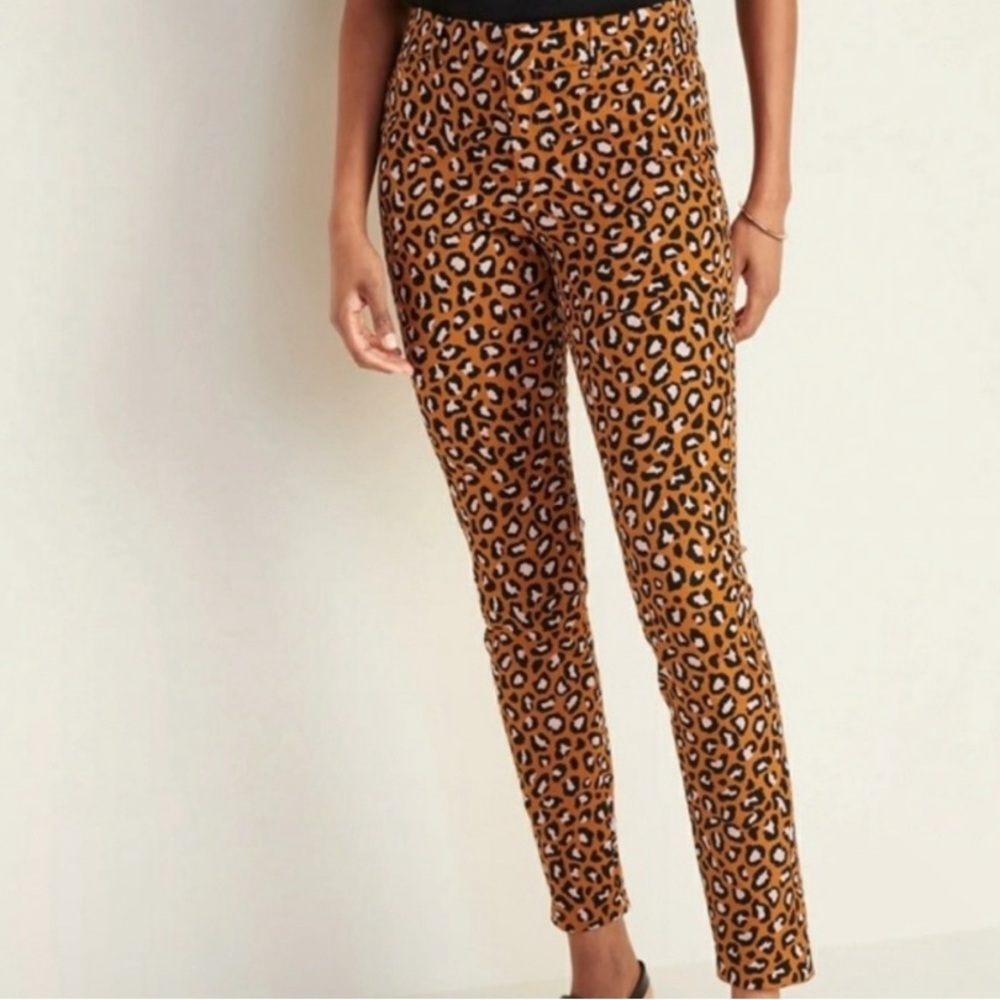 Old Navy Leopard Pixie Ankle Pants, Mid Rise NWOT